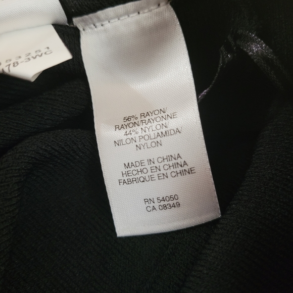 Jones New York Pleated Black Skirt Knee Length for women- 1X - Picture 6 of 7